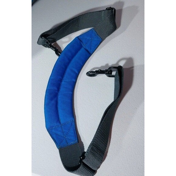 Cabela's Labatt Blue Extra Large Duffel Bag Gym Sports Camping Vacation Hunting - Picture 7 of 16